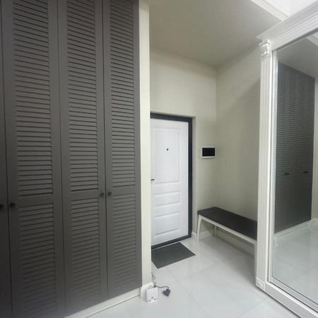 Comfortable Apartment In Central Of Almati Kültér fotó