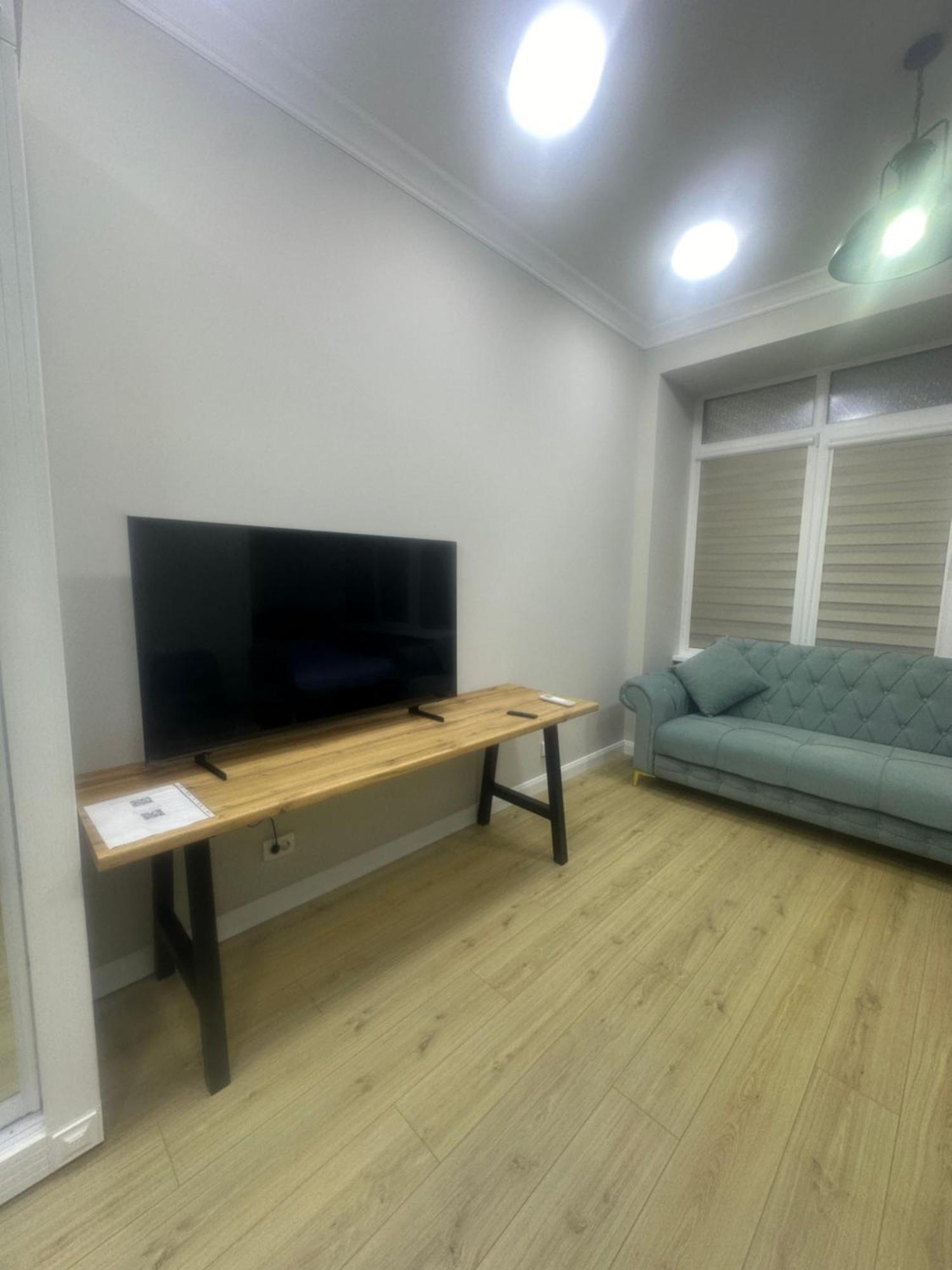 Comfortable Apartment In Central Of Almati Kültér fotó